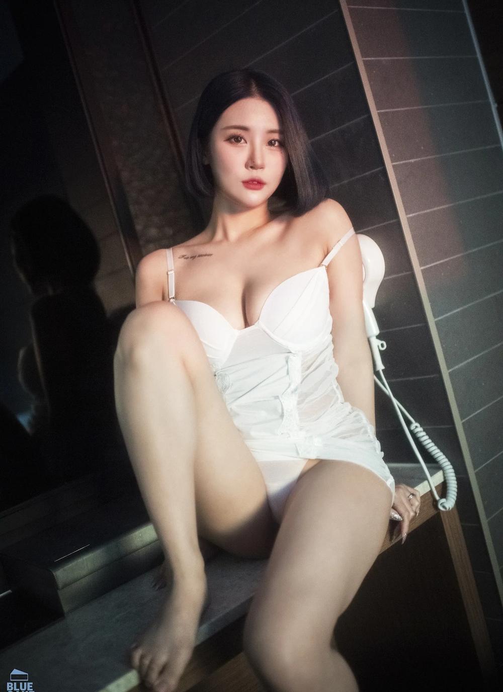 [BLUECAKE] Bomi (보미) – SECRET(820MB)(94photos)