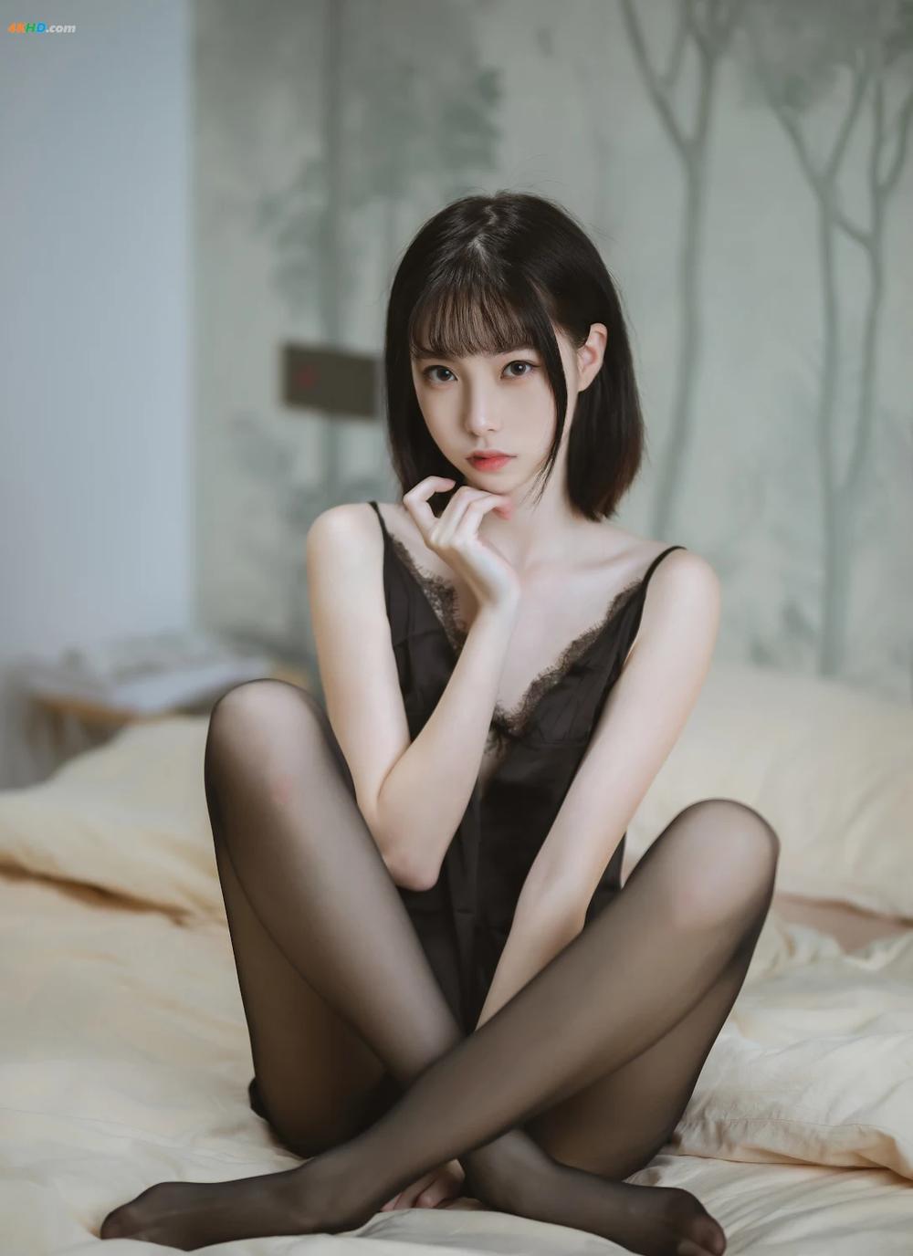 许岚LAN – 黑色蕾丝睡衣