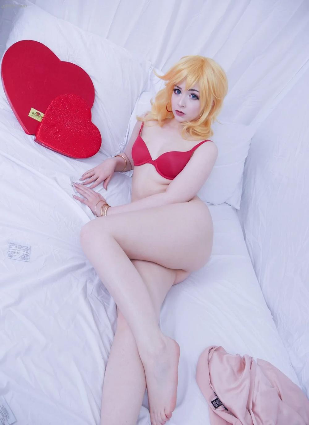 (Cosplay) Quackiess – Panty (panty and stocking with garterbelt)(66MB)(32photos)