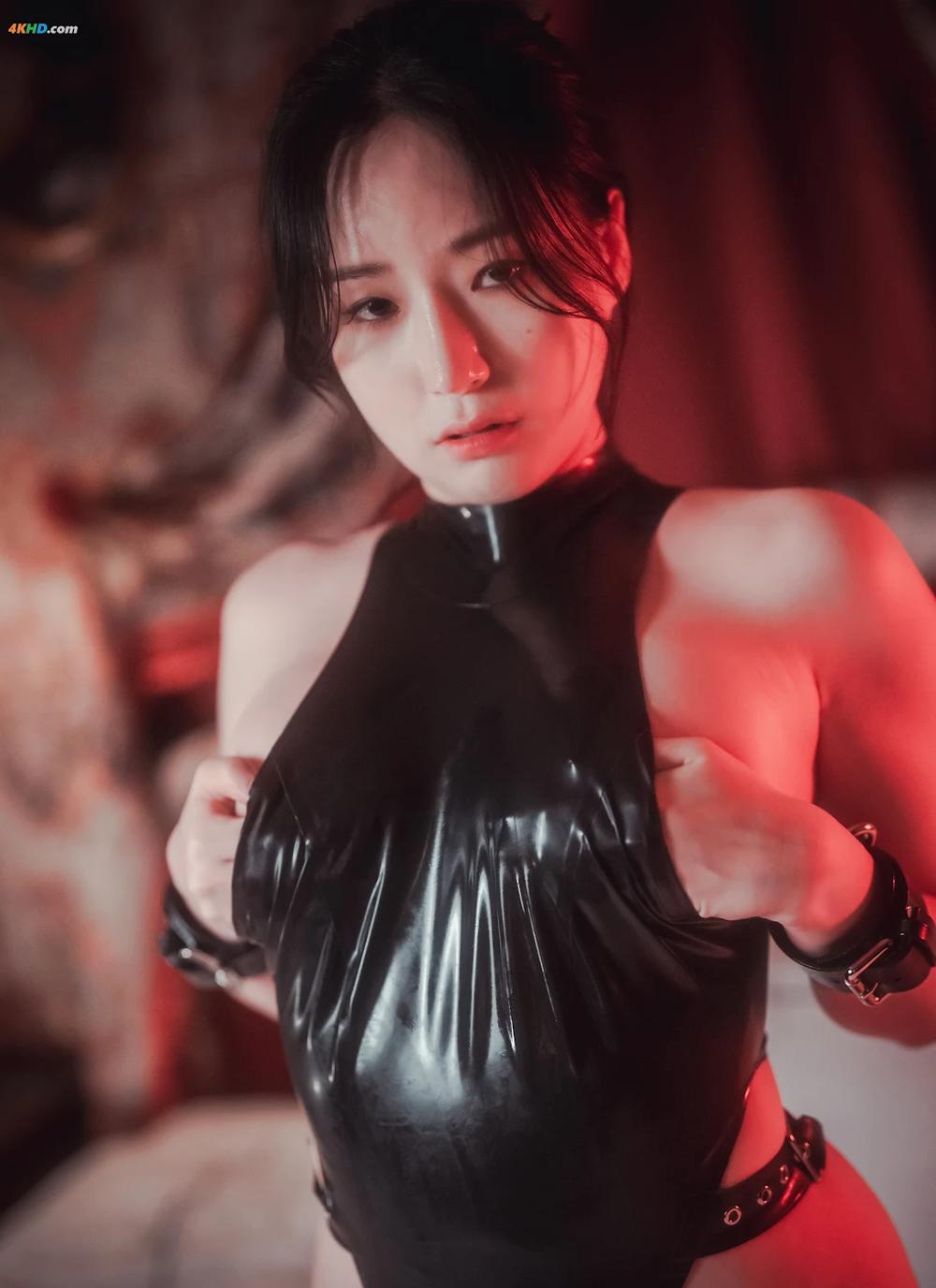 DJAWA Photo – NO.339 – PIA (피아) Cling to Latex